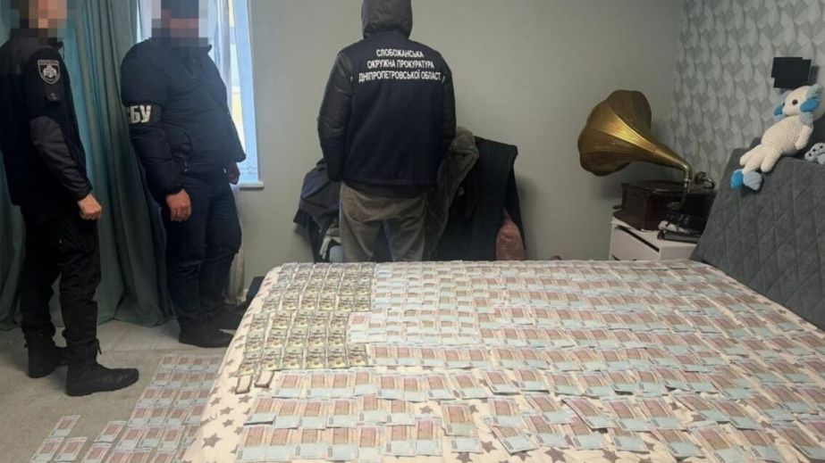 На Дніпропетровщині депутат зі спільниками організував торгівлю місцями для поховання (ФОТО)