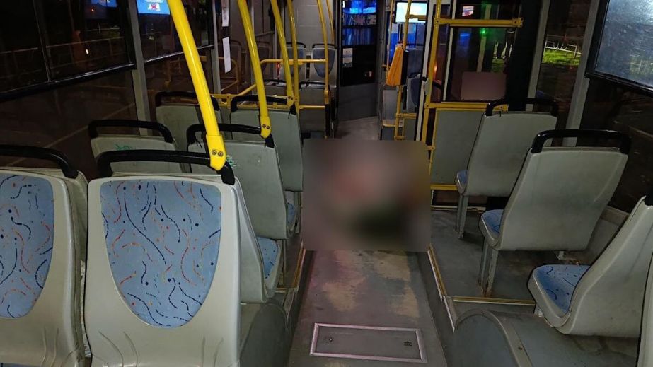У Кривому Розі затримали чоловіка, який у автобусі зарізав пасажира через місце (ФОТО)