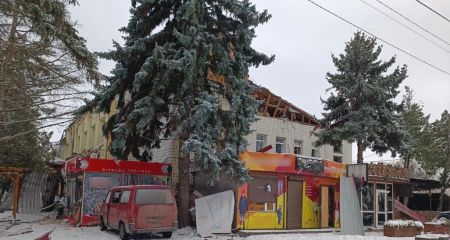 Понівечені будинки т...