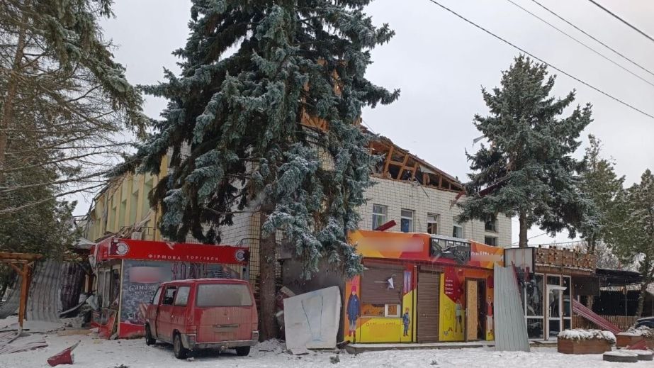 Понівечені будинки та поранені люди: наслідки ворожих атак на Дніпропетровщину за добу (ФОТО)