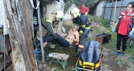 У Павлоградському районі чоловік ледь не згорів у власному будинку