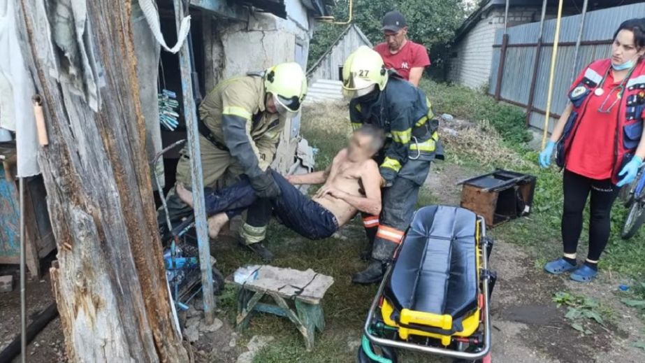 В Павлоградском районе мужчина чуть не сгорел в собственном доме