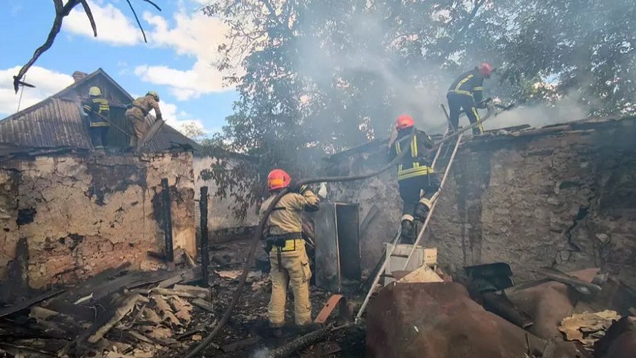 У Кривому Розі під час пожежі у будинку пенсіонер отримав сильні опіки (ФОТО)