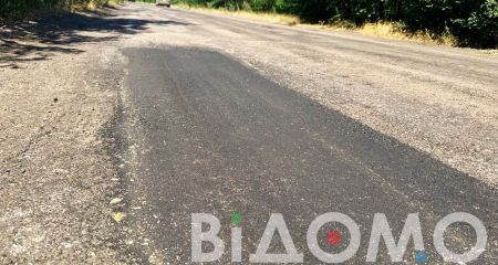 У Дніпрі на узбіччі знайшли труп чоловіка (ФОТО)