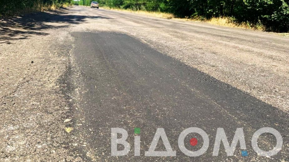 У Дніпрі на узбіччі знайшли труп чоловіка (ФОТО)