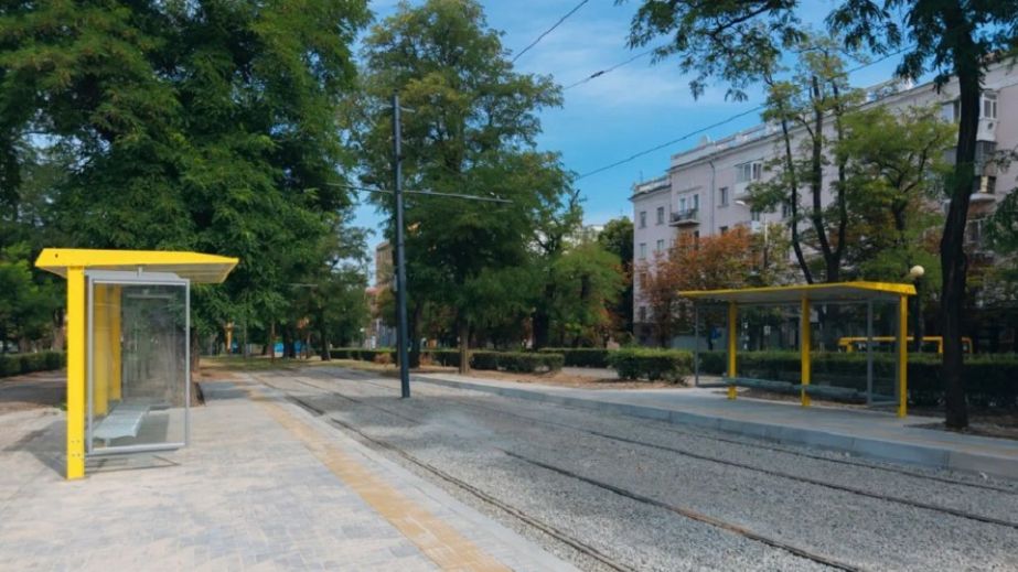 У середмісті Дніпра відкрили нові трамвайні зупинки за майже 3 мільйони гривень (ВІДЕО)