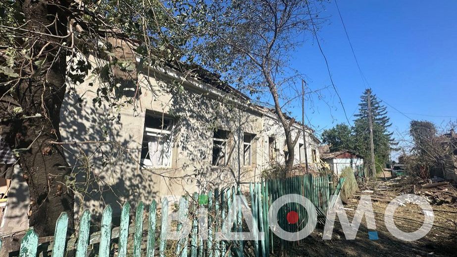 У нас было укрытие – большое одеяло: в Кривом Роге хозяйка дома показала последствия удара "шахедом" (ФОТО, ВИДЕО)