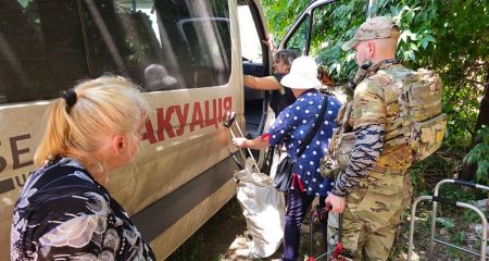 Як з прифронтових громад Дніпропетровщини евакуювали мешканців (ВІДЕО)