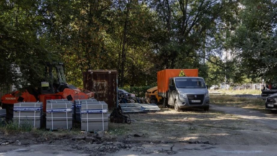 У Дніпрі на Мозолевського та Козака Мамая ведуться ремонтні роботи: що про них відомо (ФОТО)