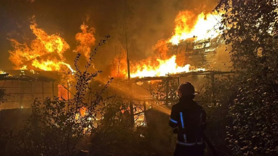 У Зеленодольську палав будинок (ФОТО)