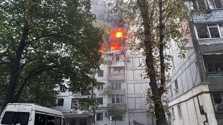 Вночі та вранці росіяни масовано атакували Дніпропетровщину: є руйнування, загинула людина (ФОТО)