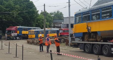 З кондиціонерами та панорамним дахом: у Дніпро прибули останні трамвайні вагони з Німеччини (ФОТО)