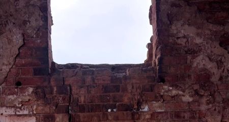 Ритуальный склеп 19 века разрушается неподалеку от Кривого Рога (ФОТО)