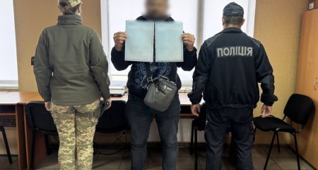 Житель Днепропетровщины "обзавелся" двойняшками для выезда за границу (ФОТО)