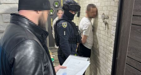 Щомісяця збували до 35 тисяч доз психотропів: на Дніпропетровщині судитимуть учасників наркобанди "Біле братство" (ФОТО)