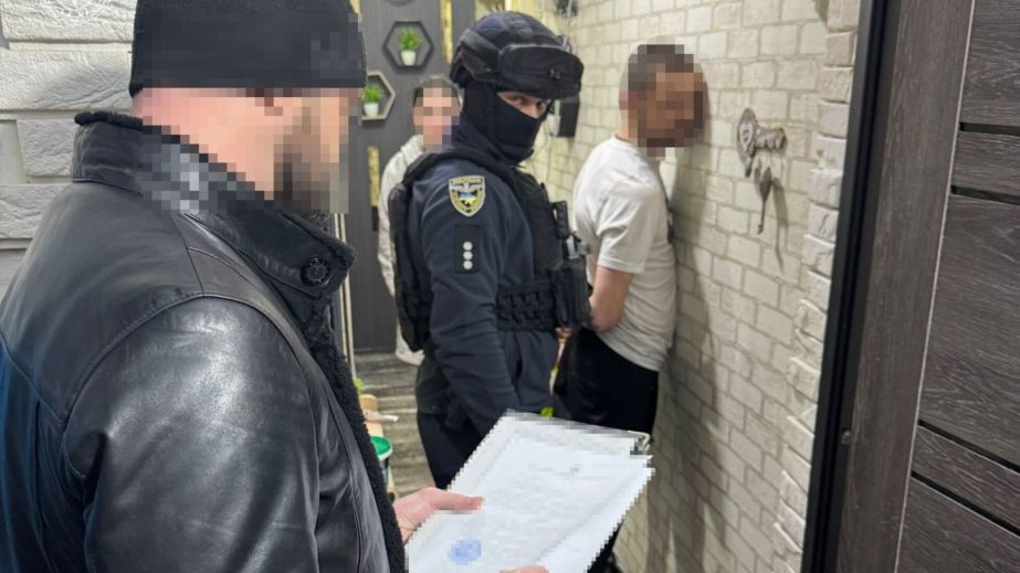 Щомісяця збували до 35 тисяч доз психотропів: на Дніпропетровщині судитимуть учасників наркобанди "Біле братство" (ФОТО)