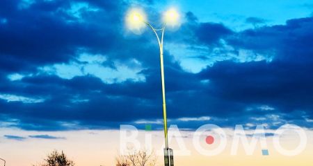 В Кривом Роге фонари могут упасть на голову прохожим (ФОТО)