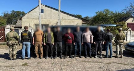 Жителі Дніпропетровщини намагалися втекти до Молдови "маршруткою"