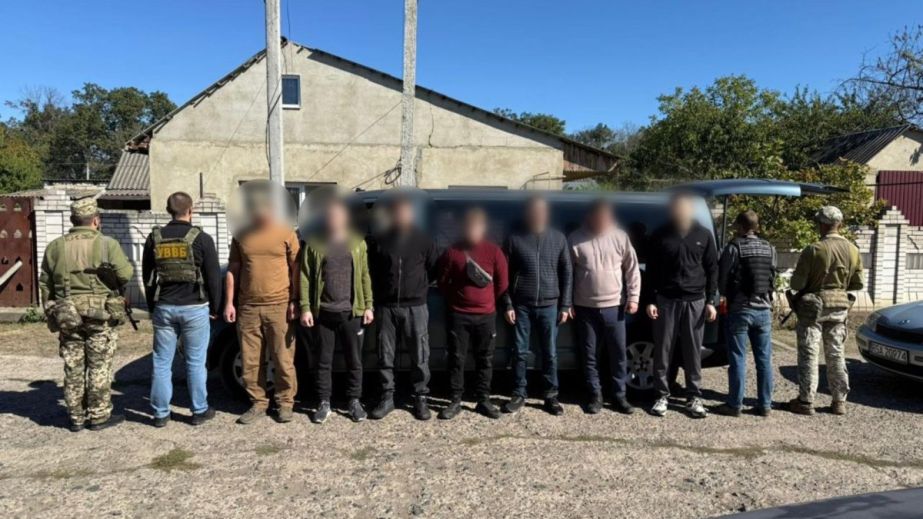 Жителі Дніпропетровщини намагалися втекти до Молдови "маршруткою"