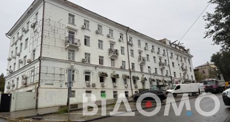 Побитые крыши и изуродованные автомобили: как Днепр приходит в себя после "шахедной атаки" (ФОТО, ВИДЕО)
