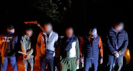 Трансфер за 7,5 тисячі євро: жителі Дніпропетровщини намагалися автівкою прорватися до Румунїї (ФОТО)