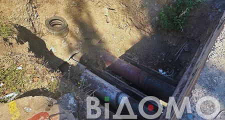 В Кривом Роге пьяный мужчина упал в яму "Теплоцентрали" (ФОТО)