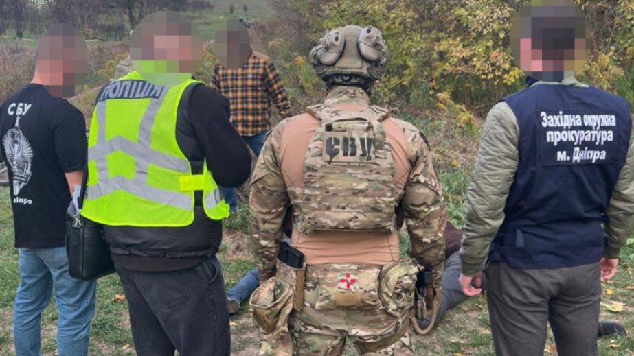 У Дніпрі затримали двох торговців зброєю та боєприпасами (ФОТО)