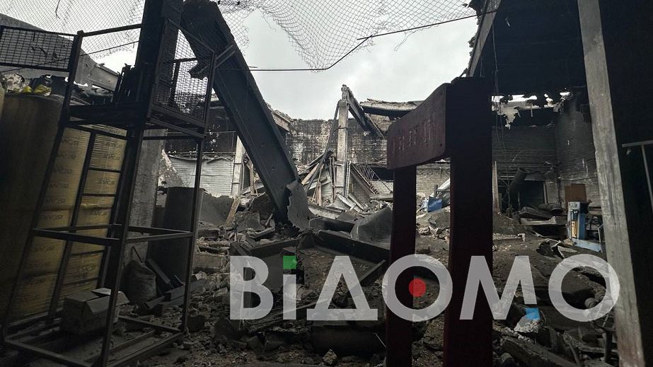Ракетный удар по Кривому Рогу: уничтожено частное предприятие и поврежден его автопарк (ФОТО, ВИДЕО)