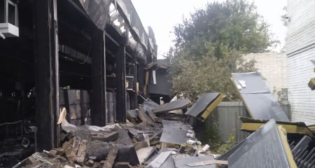 В прифронтовом поселке на Днепропетровщине оккупанты уничтожили супермаркет АТБ (ВИДЕО)