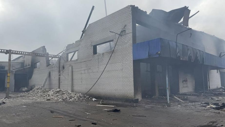 В Павлограде "шахед" уничтожил склад с чипсами и сухариками популярного производителя