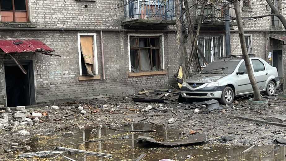 Масований удар БпЛА по Кам'янському: з-під завалів будинку дістали тіло чоловіка