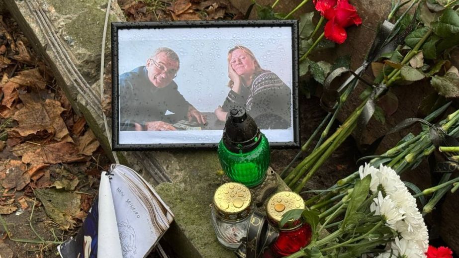 У Дніпрі попрощалися із подружжям, яке загинуло внаслідок масованої атаки вночі 8 листопада (ФОТО, ВІДЕО)