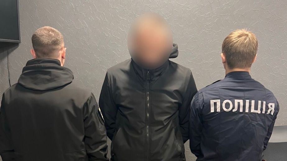 У Дніпрі мародер вкрав техніку з пошкодженого внаслідок обстрілу закладу (ФОТО)