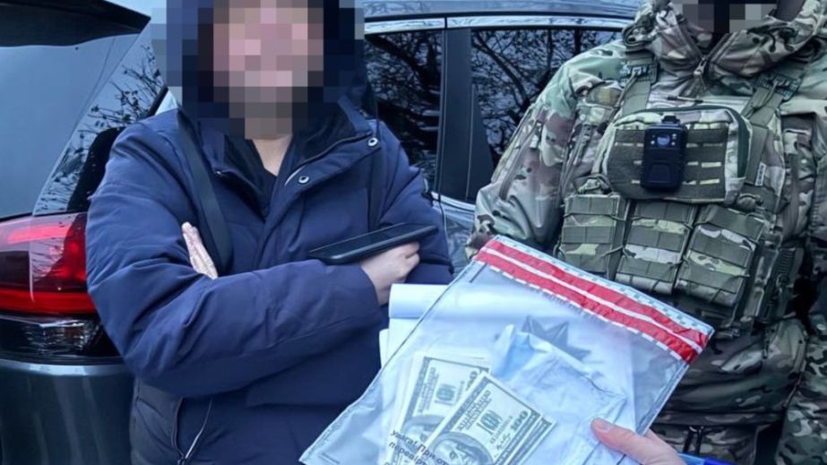 Непридатність до служби за 20 тисяч доларів: у Дніпрі затримали організаторів схеми ухилення від мобілізації (ФОТО, ВІДЕО)