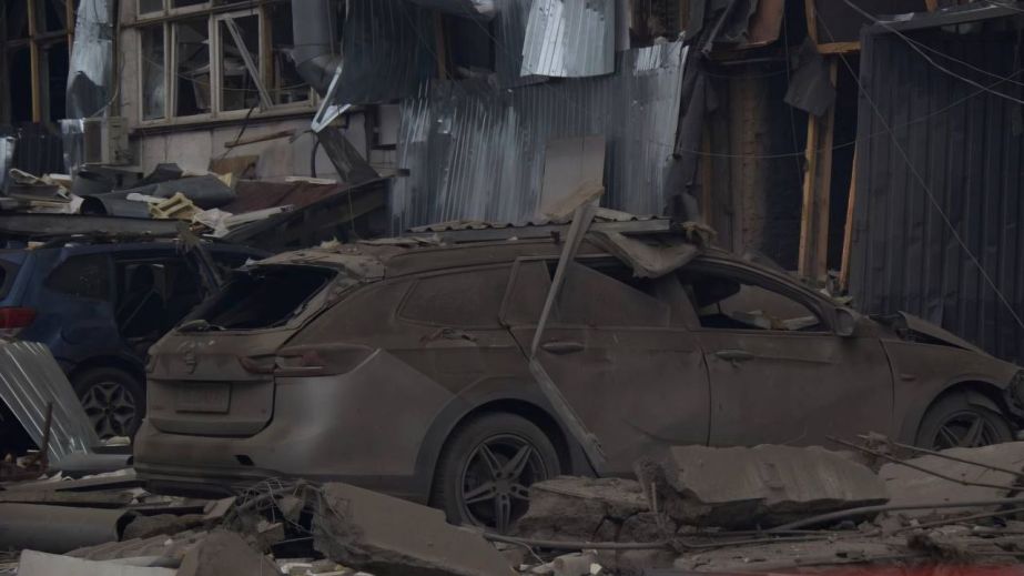 Ракетна атака на Дніпро 1 грудня: власник зруйнованої СТО розповів про момент удару (ВІДЕО)