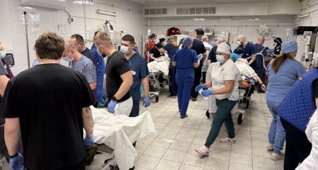 Кров ллється з каталок: у лікарні Дніпра розповіли про порятунок поранених внаслідок ракетного удару 1 грудня