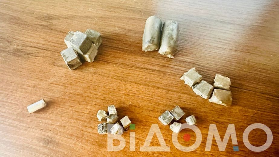 Уламки ракети на дитячому майданчику та шрапнель навколо: у Дніпрі усувають наслідки ворожої атаки (ВІДЕО)