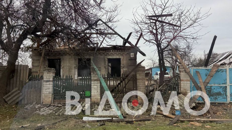 В Павлоградском районе в результате вражеской атаки разрушен дом, где проживала семья ВПЛ (ВИДЕО)