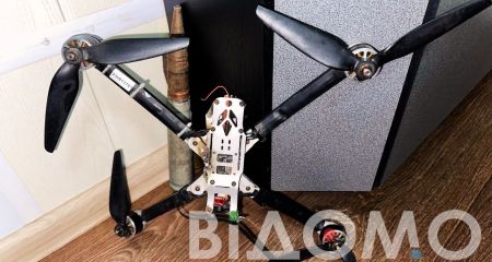 На Дніпропетровщині товщині ворог вдарив дроном по авто з цивільними (ВІДЕО)