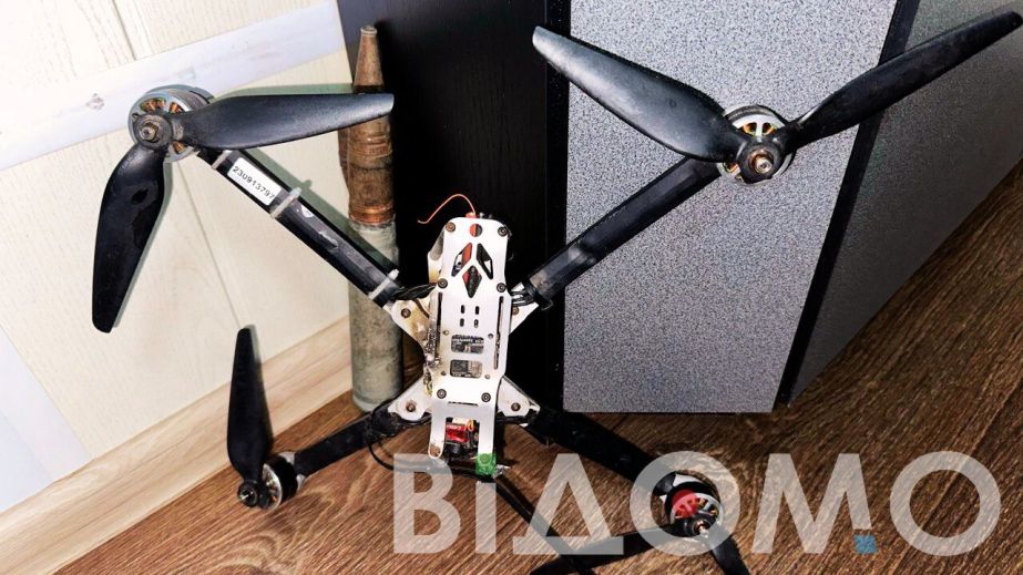 На Днепропетровщине враг ударил дроном по авто с гражданскими (ВИДЕО)