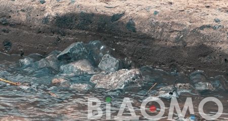 "Гарячий гейзер" зʼявився на головному залізничному вокзалі у Дніпрі (ВІДЕО)