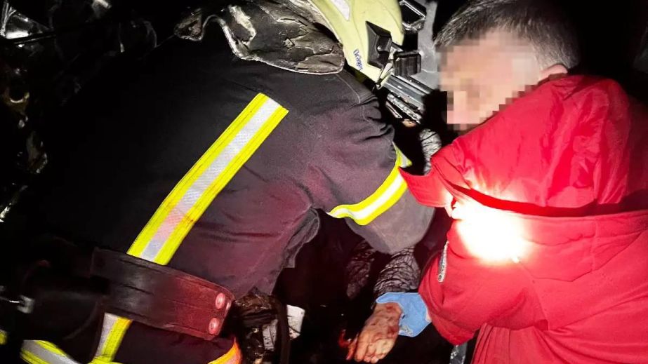 В Слобожанском после ДТП водителя вырезали из покореженного автомобиля (ФОТО)