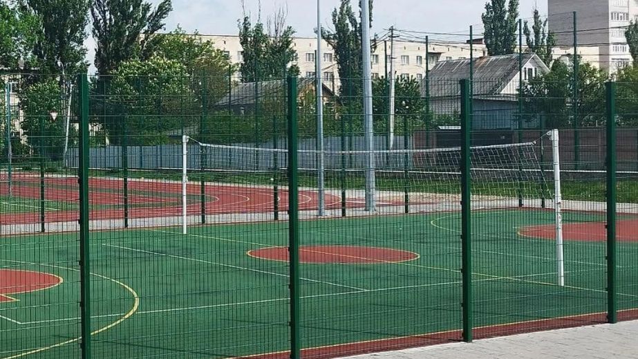 Як вибрати огорожу для спортмайданчика: головні критерії та поради від експертів