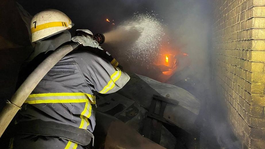 В Каменском вспыхнул пожар на складе (ФОТО)