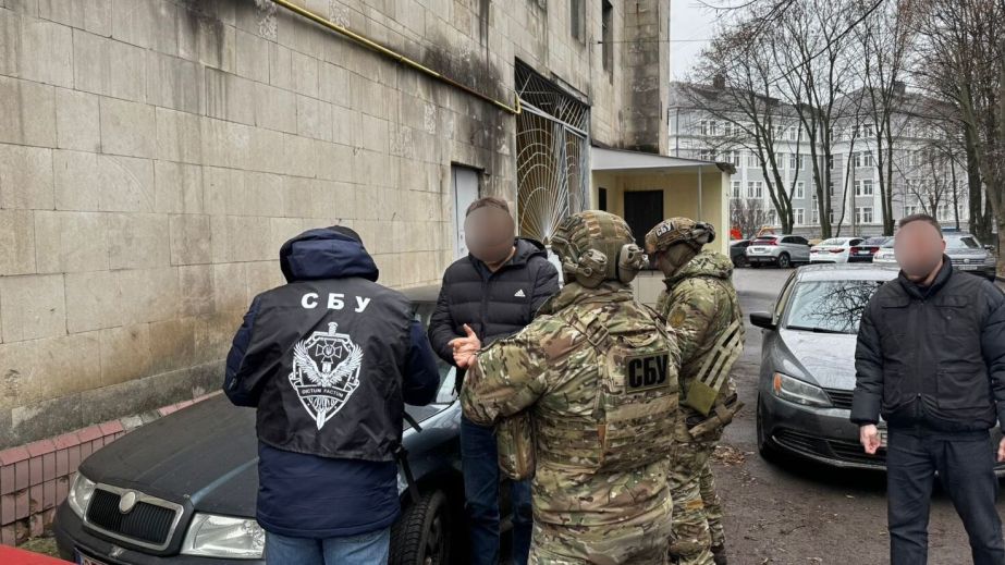 Выезд ценой 15 тысяч долларов: в Днепре двое дельцов организовали схему переправки мужчин в страны ЕС (ФОТО)