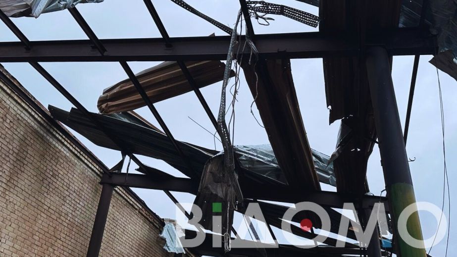 Немає жодної родини з дітьми: ворог стирає з лиця землі прифронтову громаду Дніпропетровщини (ВІДЕО)