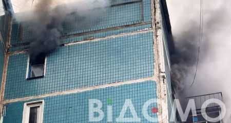 В Днепре пылал многоквартирный дом с людьми внутри (ВИДЕО)