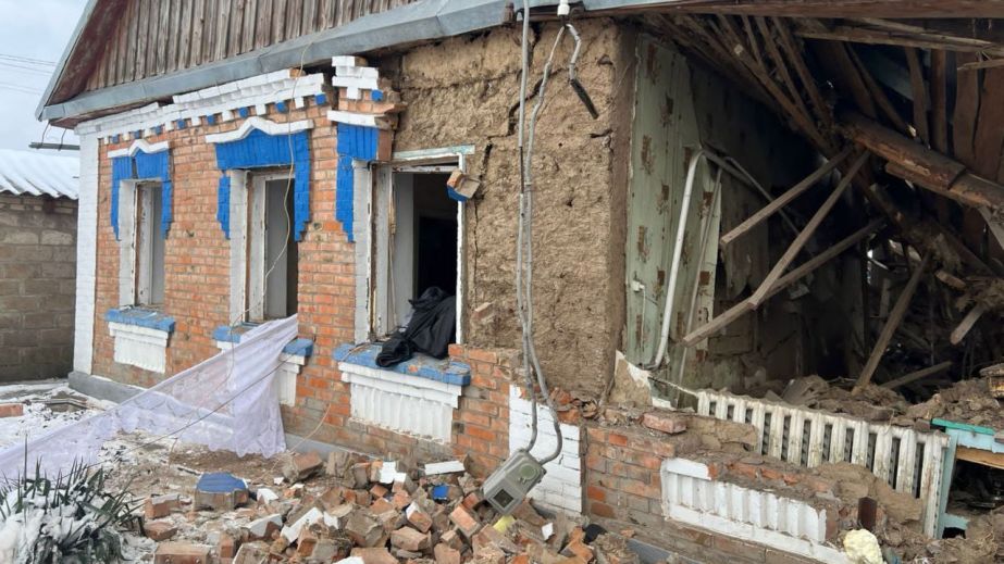 В течение дня 13 января оккупанты обстреливали Никопольщину: пострадали ребенок и женщина (ФОТО)