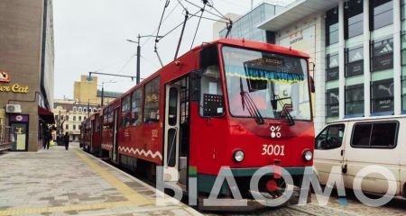 Побиті вікна та розтрощений трамвай: у Дніпрі пʼяний військовий влаштував бійку (ВІДЕО)