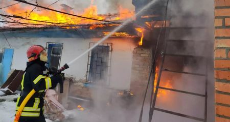 Обгоріле тіло жінки знайшли під час гасіння пожежі на Дніпропетровщині (ФОТО)